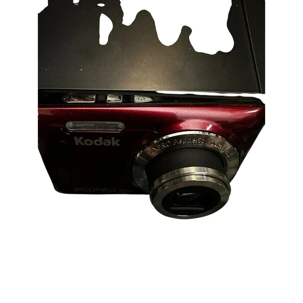 Kodak PIXPRO FZ53 Digital Camera (Red) FZ53-RD W/ USB cord EUC + Swissgear Case